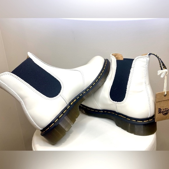 Dr. Martens White Smooth Leather Chelsea Boots unisex ladies size 9 Men 8 NWOB - Picture 8 of 11